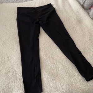 Black athletic leggings